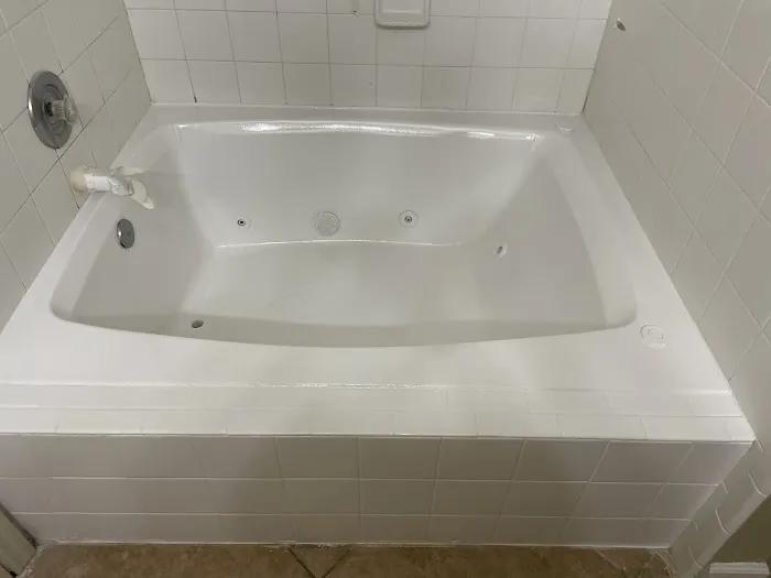 Tub/art refinishing LLC Picture 9