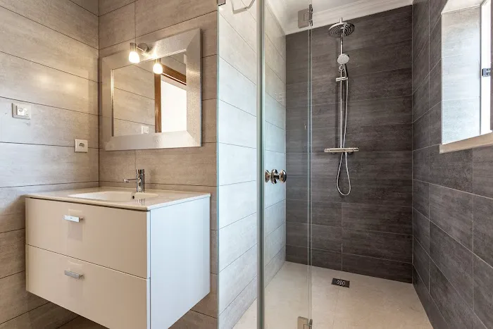 Greg's Bathroom Remodeling Contractors Picture 8