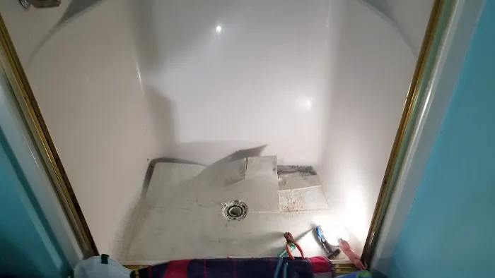 Absolutely Smooth (Expert Shower & Tub Refinishing, Fiberglass, & Crack Repairs) Picture 1