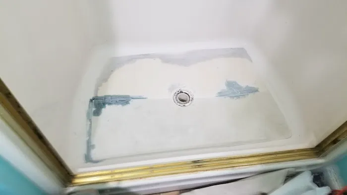 Absolutely Smooth (Expert Shower & Tub Refinishing, Fiberglass, & Crack Repairs) Picture 7