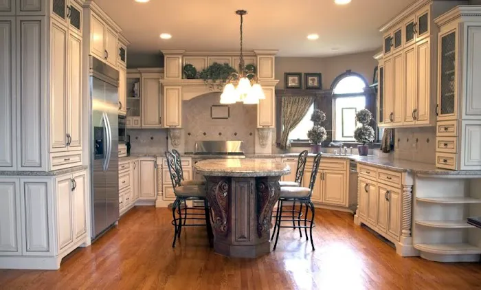 Euro Tech Cabinetry Picture 4