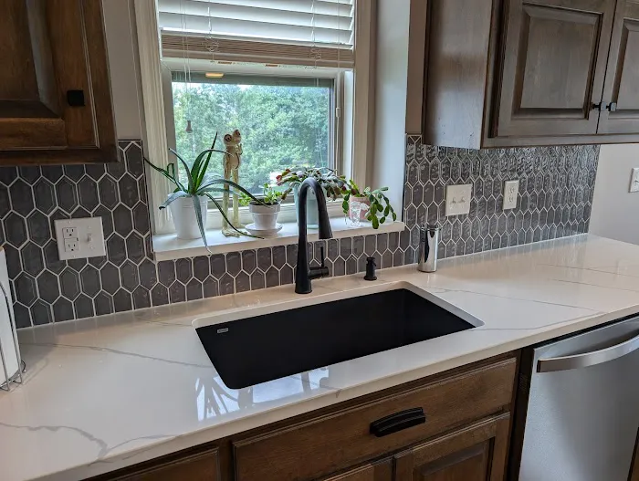 Rise Up Renovations - Kitchen & Bathroom Remodeling Picture 10
