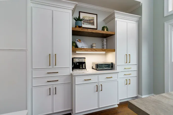 Creative Cabinets and Fine Finishes, LLC Picture 1