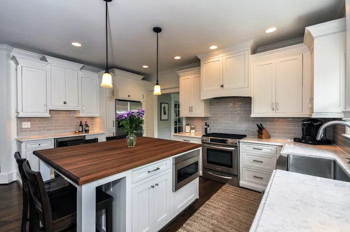 Creative Cabinets and Fine Finishes, LLC Picture 2