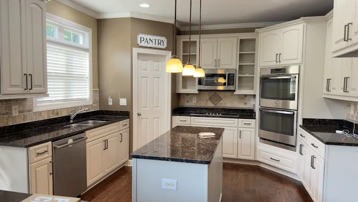 Creative Cabinets and Fine Finishes, LLC Picture 9