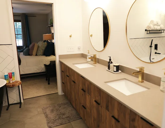 The UniqHouse Kitchen Remodeling, Bathroom Remodeling and Kitchen Cabinets Picture 5