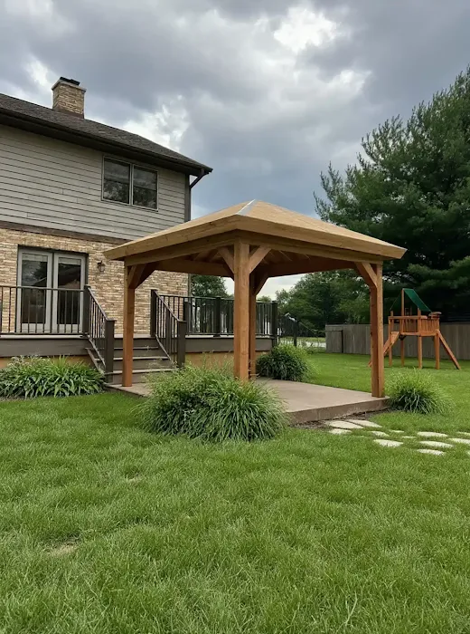 Mitchell Construction Custom Decks Picture 1