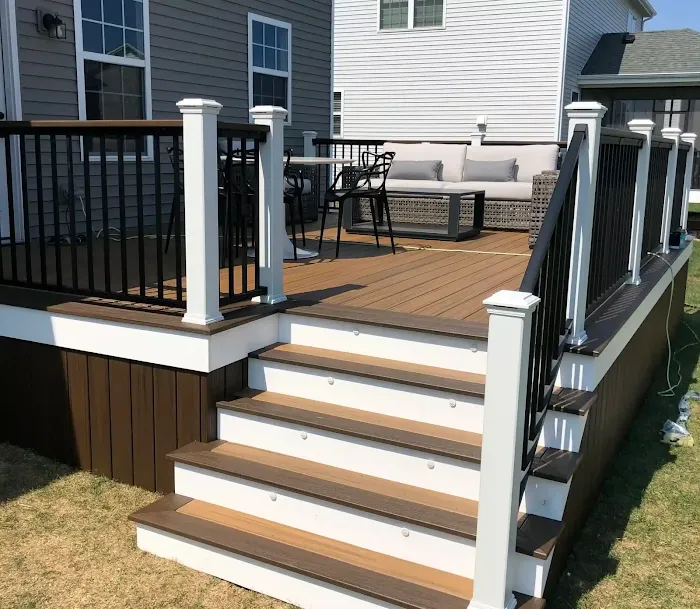 Mitchell Construction Custom Decks Picture 4