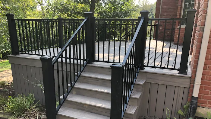 Mitchell Construction Custom Decks Picture 5