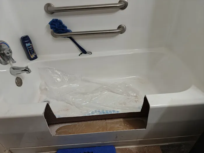 The Tub Guy Picture 9