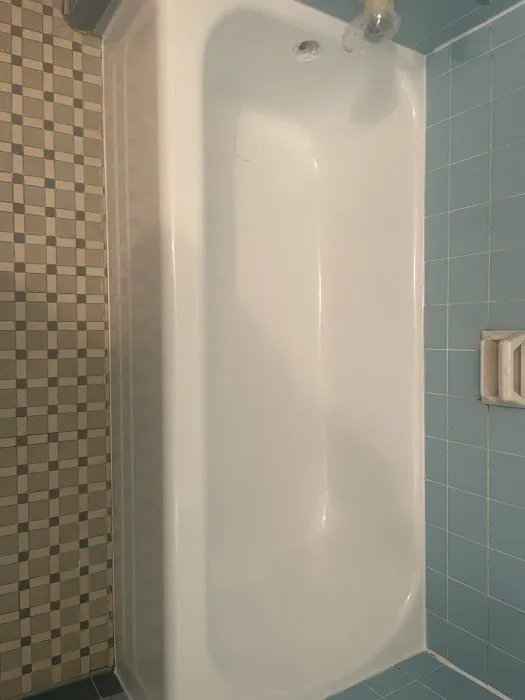 Tub & Tile Refinishers Picture 4