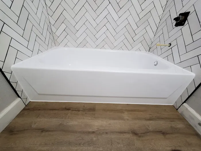 Tub & Tile Refinishers Picture 3
