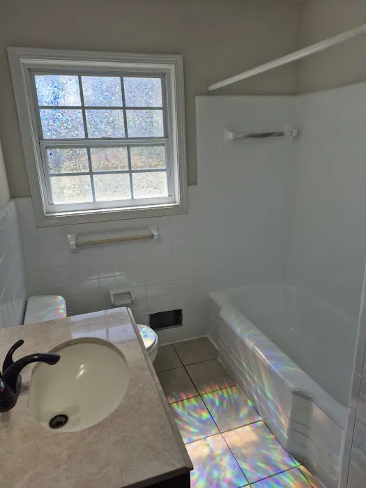 Tub & Tile Refinishers Picture 6