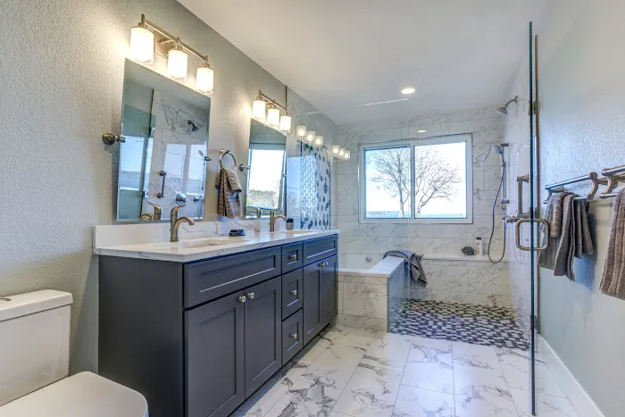 Select Bathroom & Basement Remodeling Picture 6