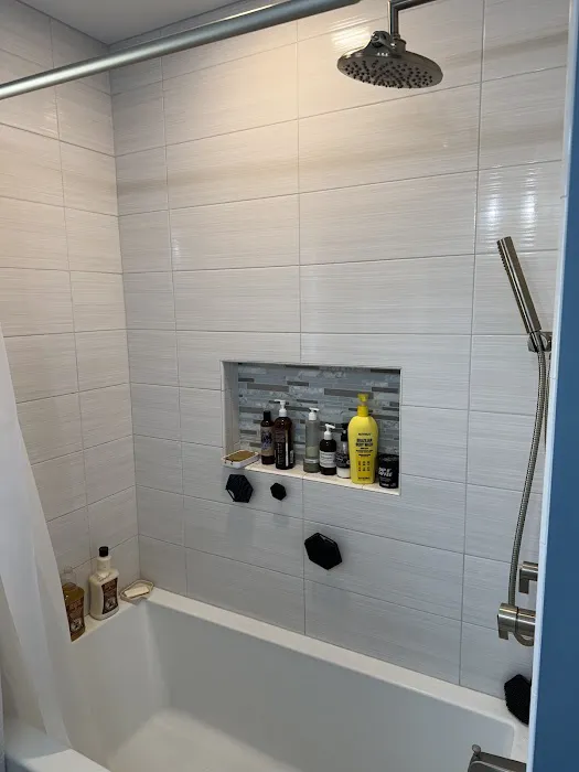 River Oak Cabinetry & Design Picture 3