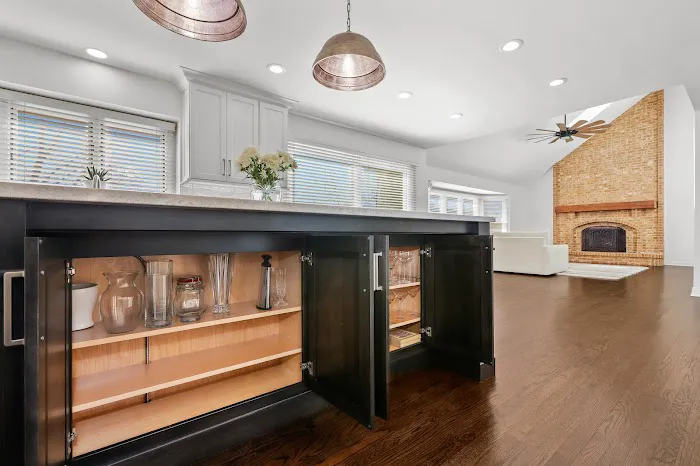 River Oak Cabinetry & Design Picture 7