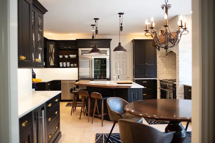 River Oak Cabinetry & Design Picture 1