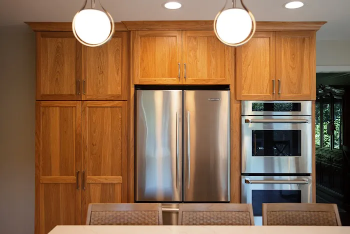River Oak Cabinetry & Design Picture 2