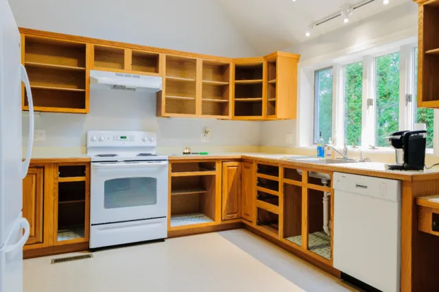 GrandEra Custom Cabinets Picture 1