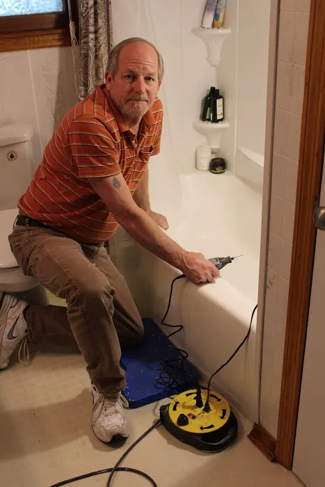 Dwayne Joyner Tub Surface Specialist Picture 2
