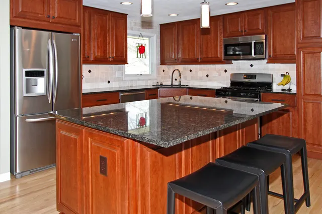 CR Cabinetry Inc Picture 4