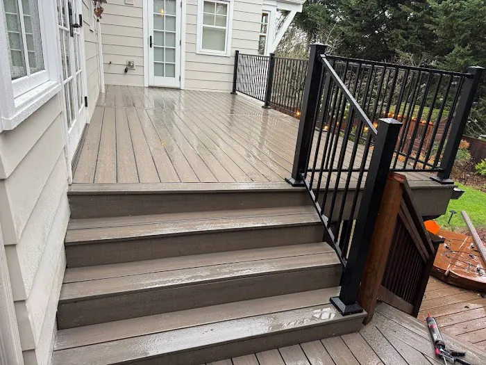 Intercrus Decks LLC Picture 8