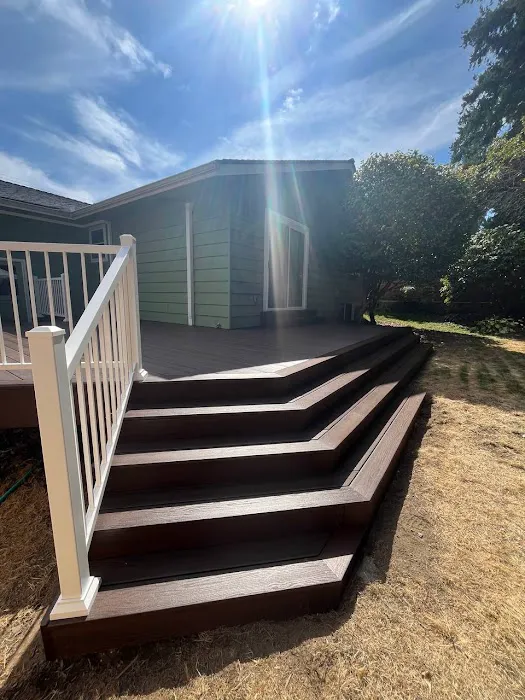 Intercrus Decks LLC Picture 1