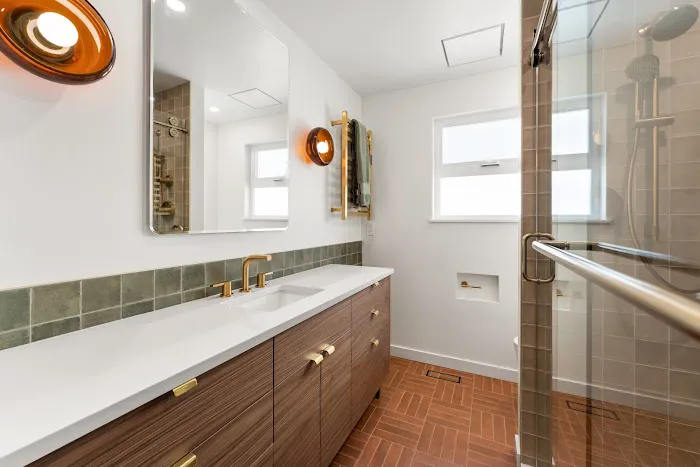 Vital Needs Remodeling - Kitchen & Bath Picture 4
