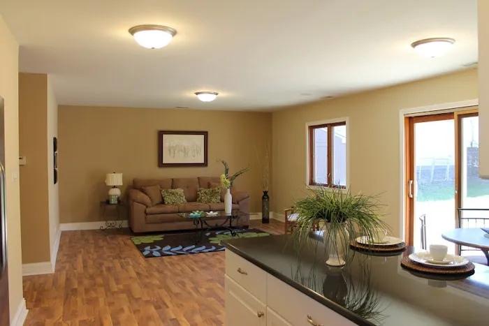 Yellow Hat Remodeling Picture 6