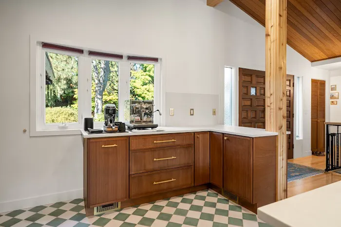 Solid Kitchen & Bath Picture 2