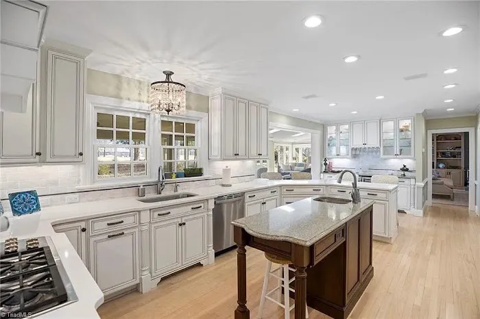 ABC Home Expert. Kitchen & Bath Showroom. Home Remodeling & Repair Picture 1
