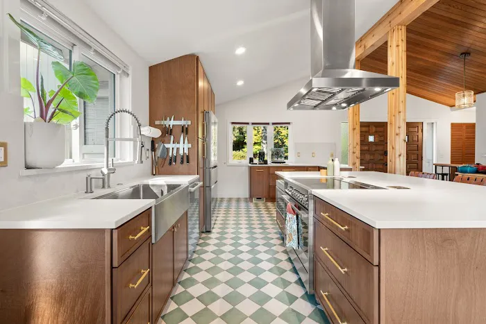 Solid Kitchen & Bath Picture 4