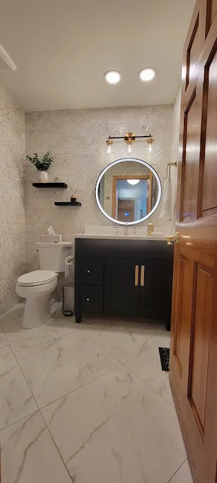 Laura's Interiors Picture 8