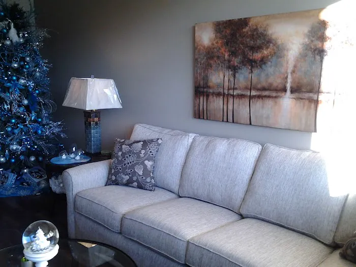 Laura's Interiors Picture 4