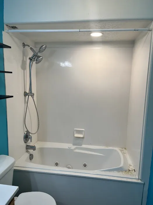 Midwest Bath Co. Picture 1