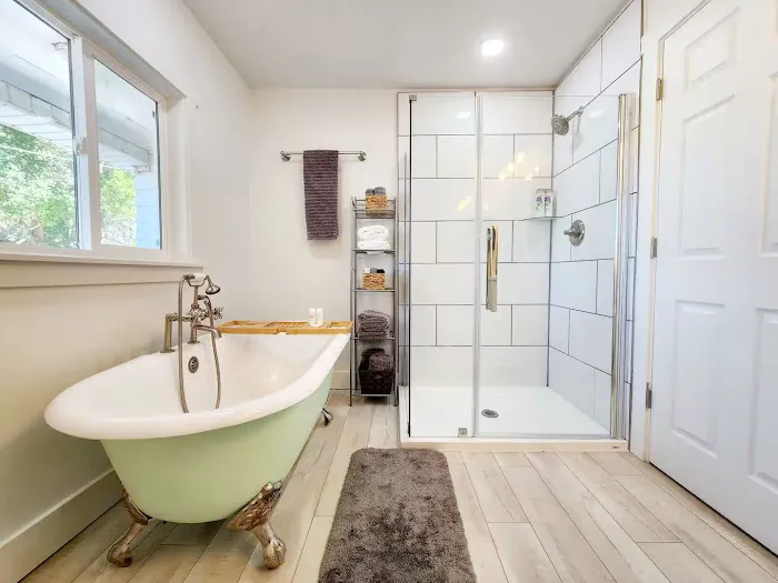 Trilogy Bath Picture 9