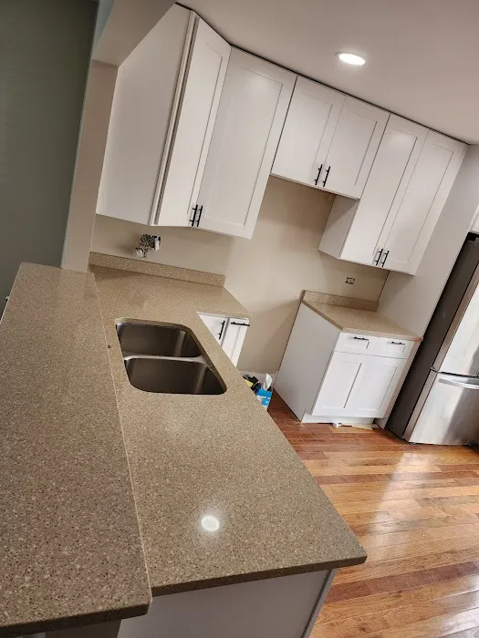 Portillo's Granite and Cabinets Picture 3