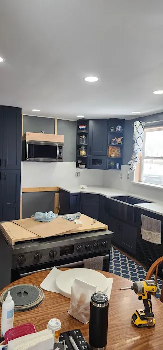 Portillo's Granite and Cabinets Picture 8