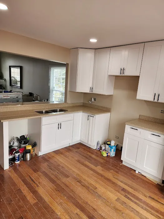 Portillo's Granite and Cabinets Picture 9