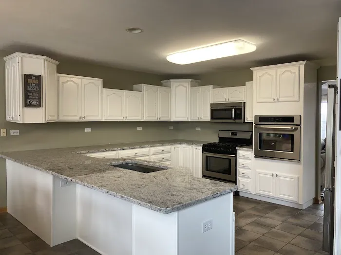 Portillo's Granite and Cabinets Picture 4