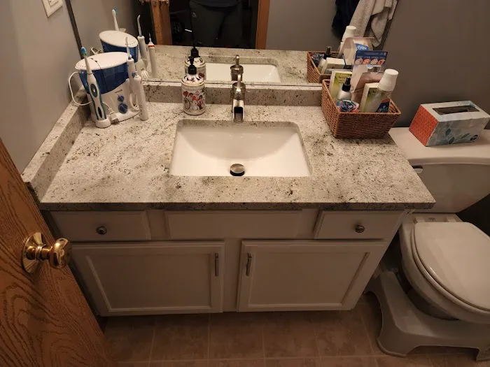 Portillo's Granite and Cabinets Picture 7