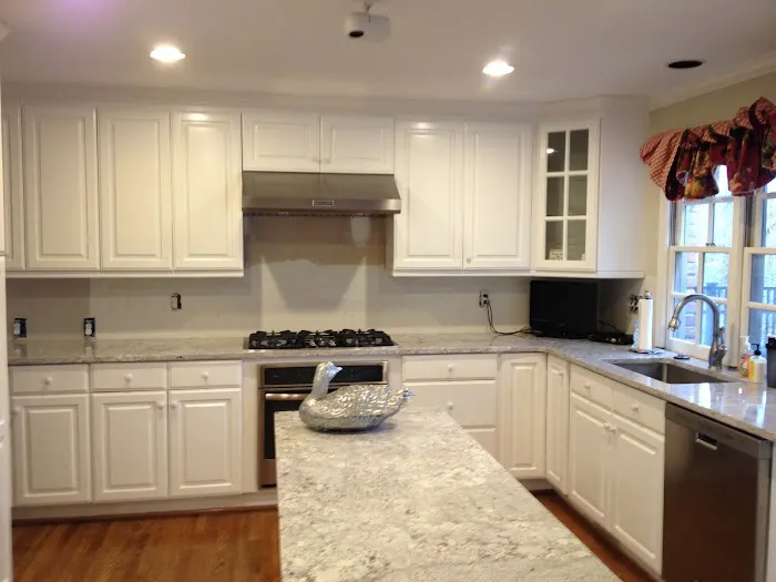 Cabinet Refinishing Specialist Picture 3