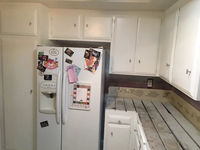 Cabinet Refinishing Specialist Picture 9