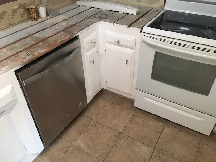 Cabinet Refinishing Specialist Picture 10