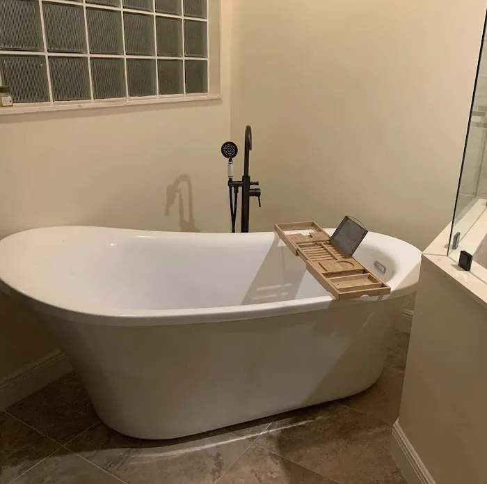 Refresh Custom Homes Picture 9