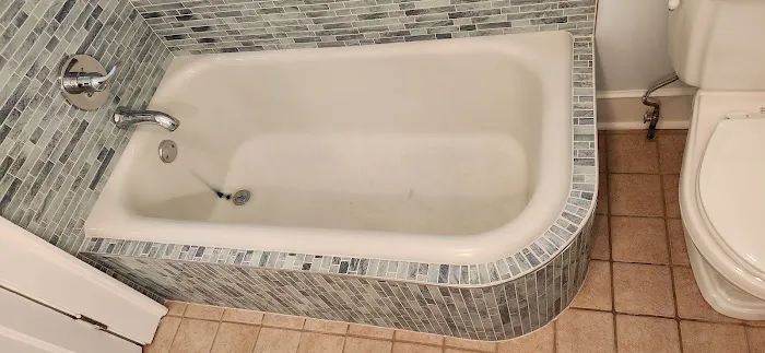 Duraspray Bathtub & Tile Refinishing Picture 9