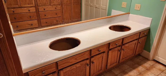 Duraspray Bathtub & Tile Refinishing Picture 10