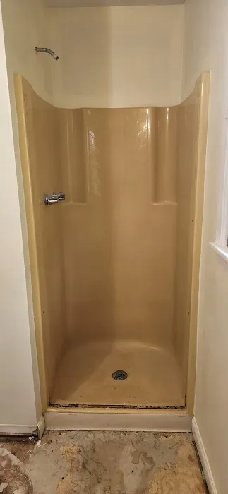 Duraspray Bathtub & Tile Refinishing Picture 1