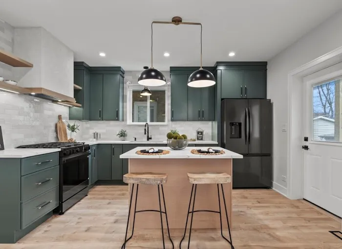 Kitchen & Trim Guys Picture 7