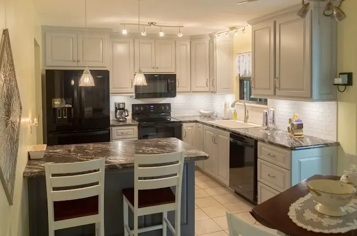 Classic Cabinets & Remodeling Picture 4